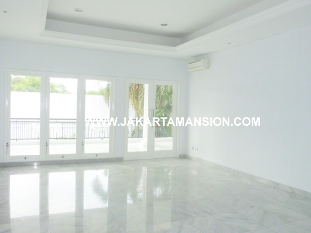 HR378 House for rent at Senayan Kebayoran Baru