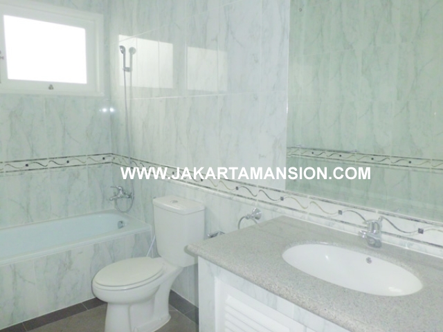 HR378 House for rent at Senayan Kebayoran Baru