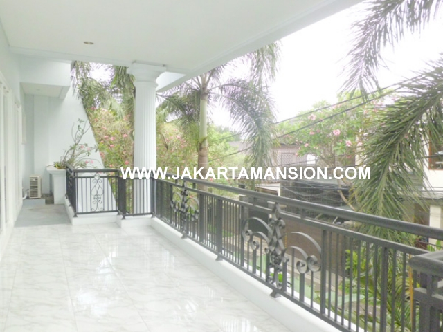 HR378 House for rent at Senayan Kebayoran Baru