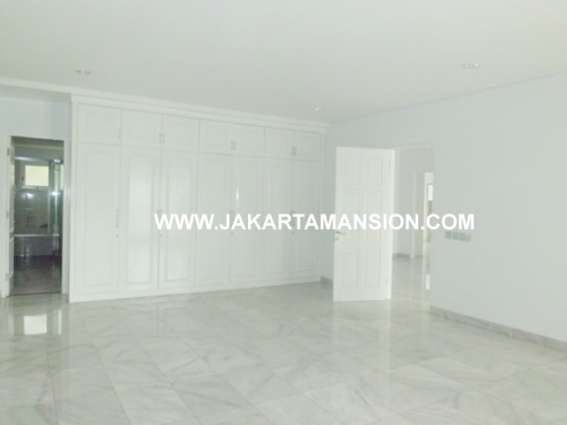 HR378 House for rent at Senayan Kebayoran Baru