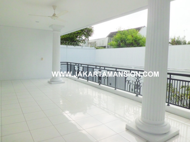 HR378 House for rent at Senayan Kebayoran Baru