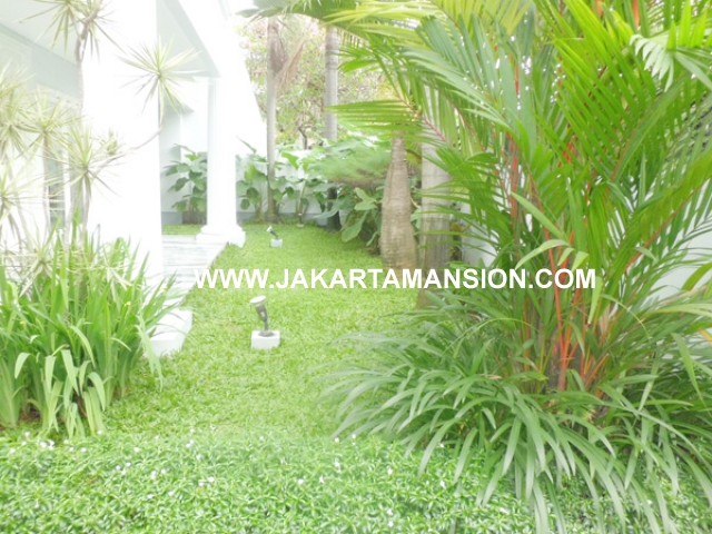 HR378 House for rent at Senayan Kebayoran Baru