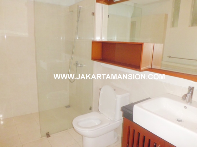 HR379 House for rent at kemang 