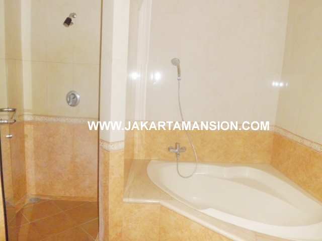 HR381 House for rent at kemang 