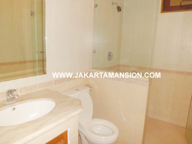 HR381 House for rent at kemang 