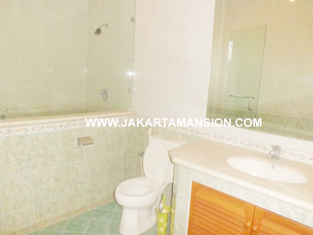 HR381 House for rent at kemang 