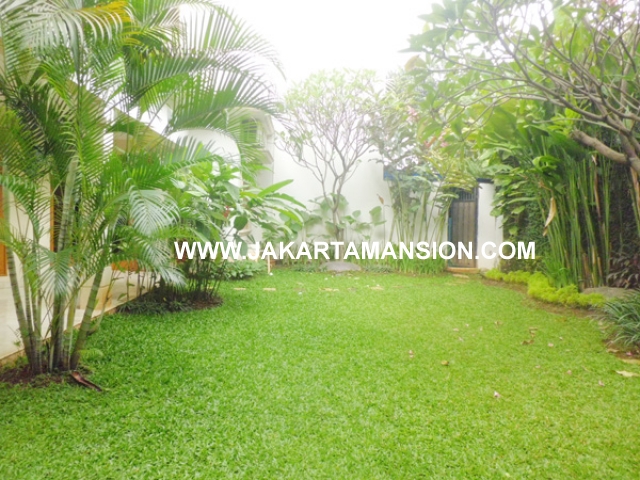 HR381 House for rent at kemang 