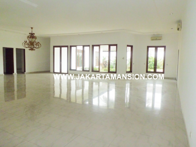 HR384 House for rent at patra kuningan