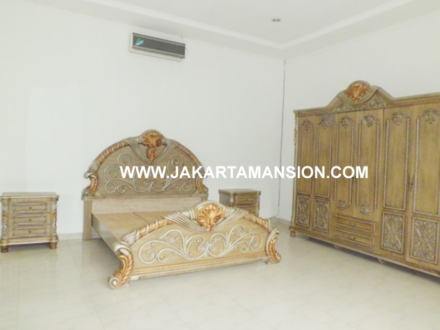 HR384 House for rent at patra kuningan
