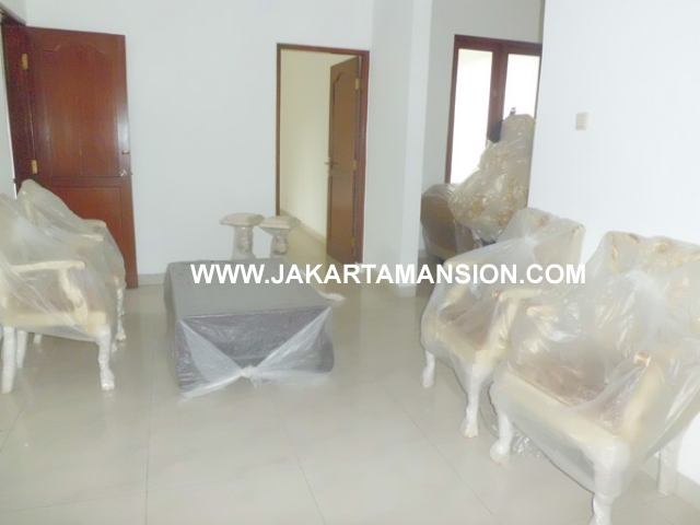 HR384 House for rent at patra kuningan