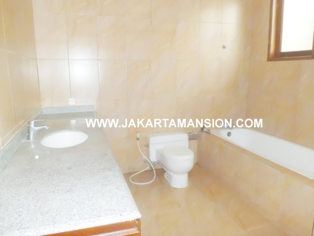 HR384 House for rent at patra kuningan