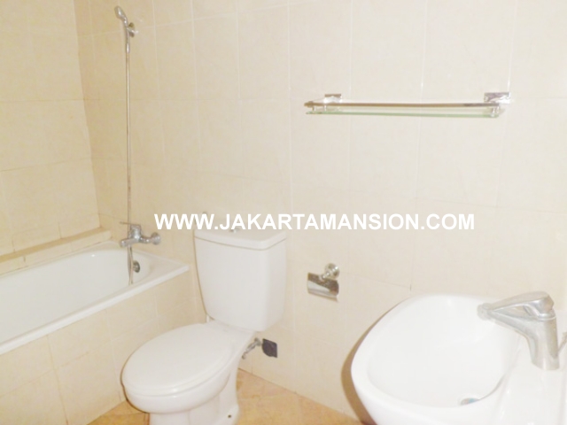 HR384 House for rent at patra kuningan