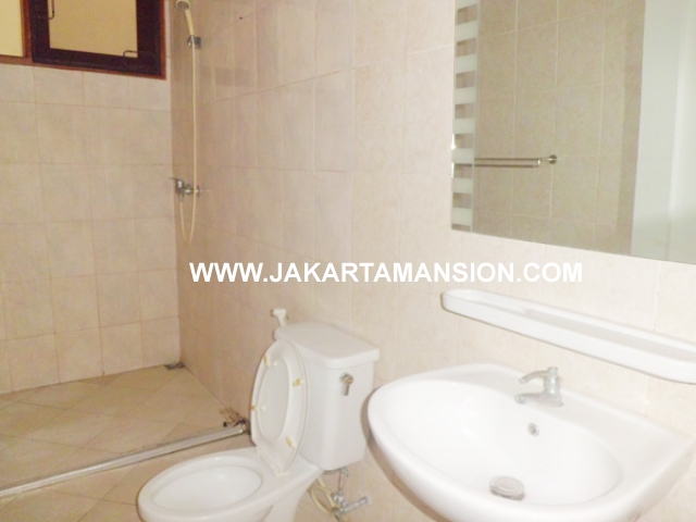 HR384 House for rent at patra kuningan
