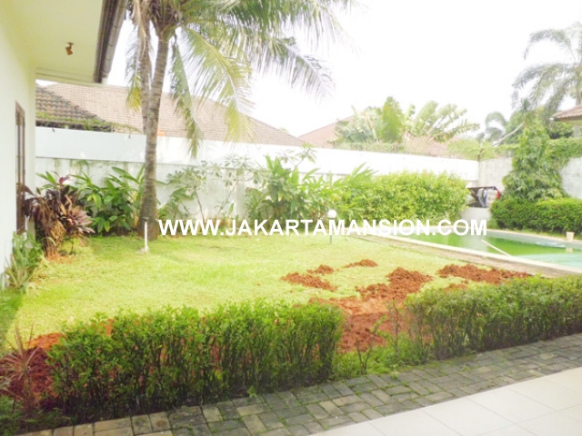 HR384 House for rent at patra kuningan
