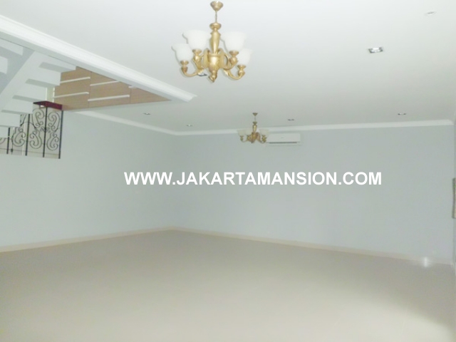 HR387 House for rent at kemang 