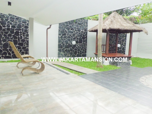 HR387 House for rent at kemang 