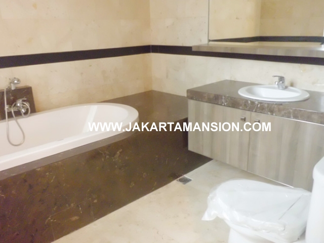 HR387 House for rent at kemang 