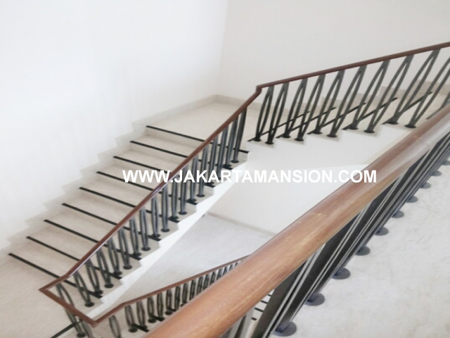 HR399 Townhouse Pakubuwono Residence For SALE and Rent