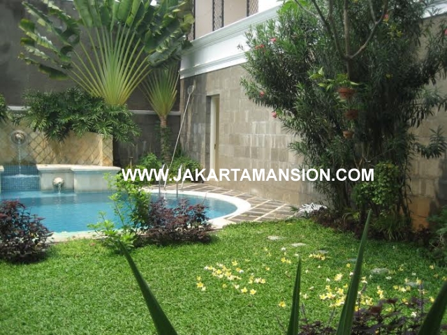 HR406 House for rent at Menteng