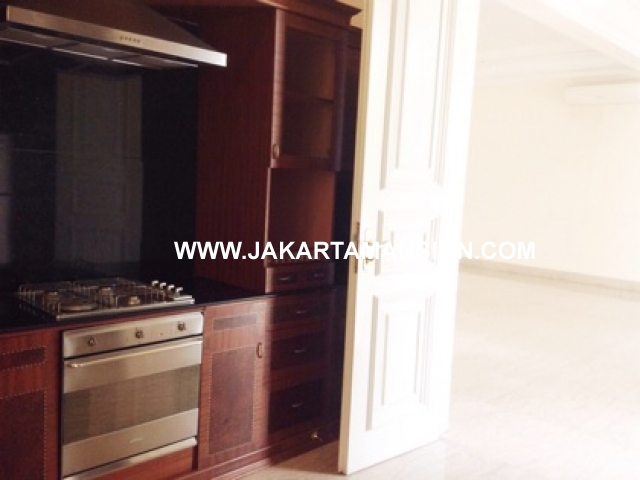 HR406 House for rent at Menteng