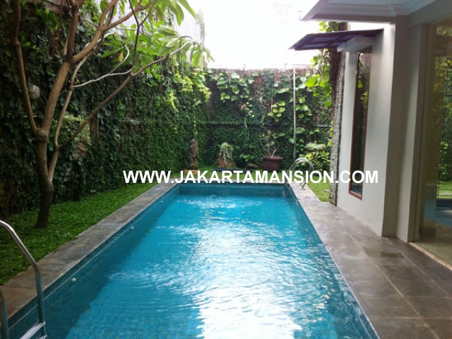 HR419 House for rent at Taman Patra Kuningan