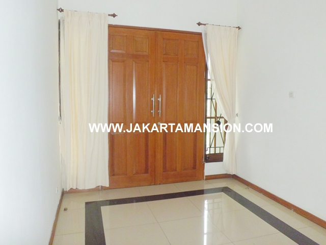 HR448 House for rent at Kemang