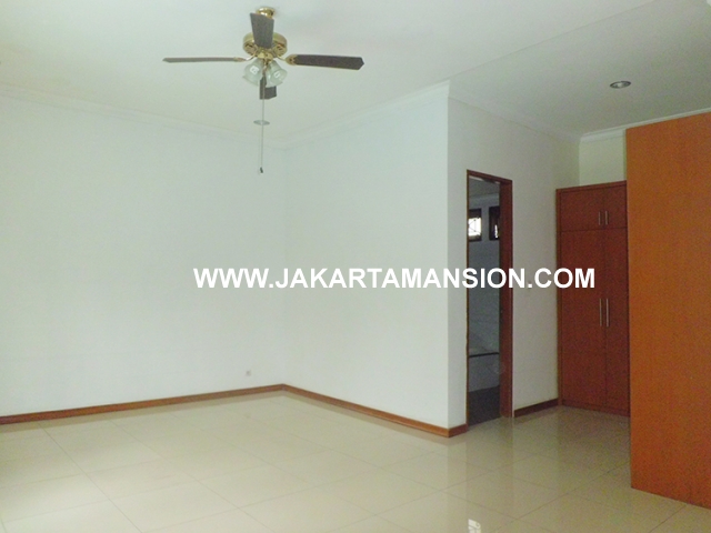 HR448 House for rent at Kemang