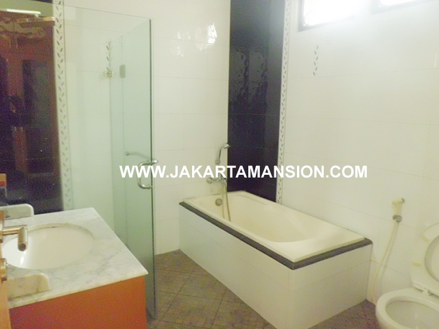 HR448 House for rent at Kemang