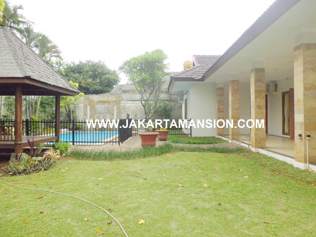 HR451 House for rent at Jeruk Purut Kemang