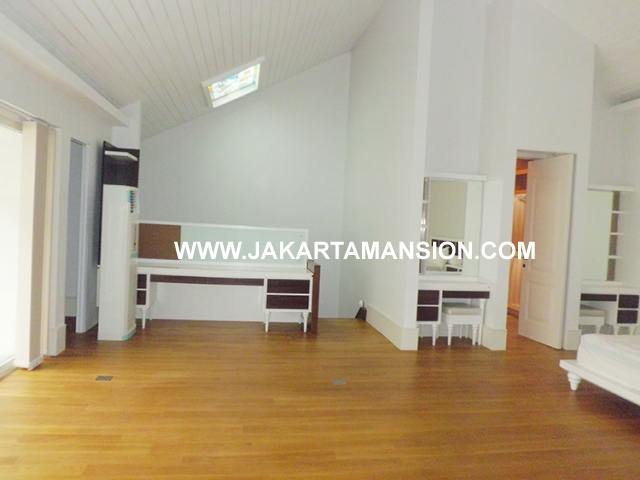 HR452 House for rent at Kemang Suitable to Embassy 