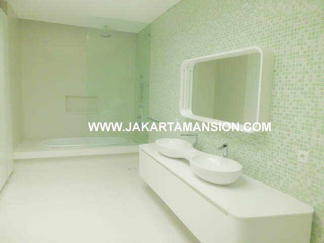 HR452 House for rent at Kemang Suitable to Embassy 