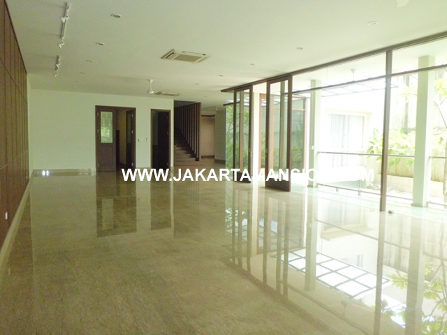 HR458 House for rent at Kebayoran Suitable to Embassy