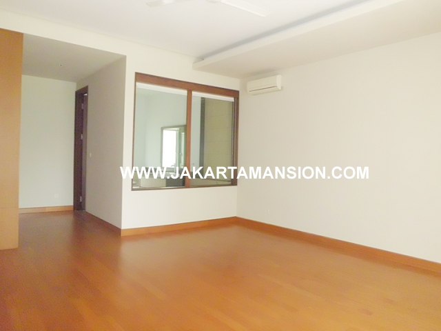 HR458 House for rent at Kebayoran Suitable to Embassy