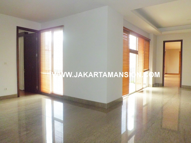 HR458 House for rent at Kebayoran Suitable to Embassy