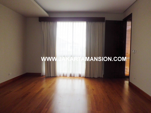 HR458 House for rent at Kebayoran Suitable to Embassy