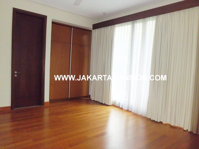 HR458 House for rent at Kebayoran Suitable to Embassy