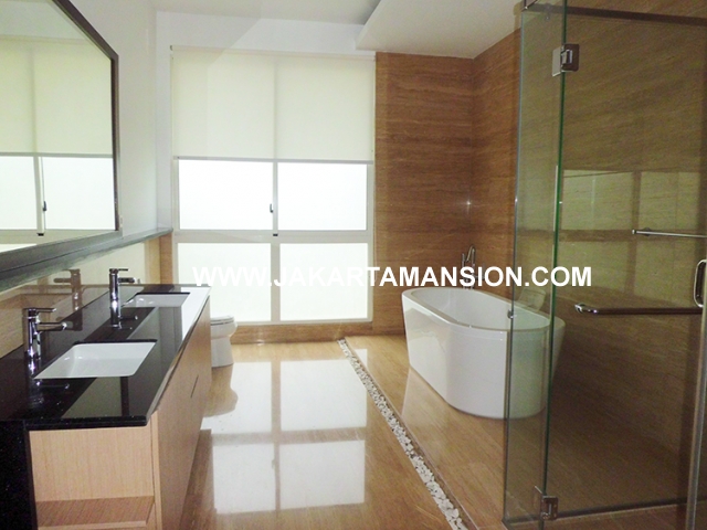 HR458 House for rent at Kebayoran Suitable to Embassy