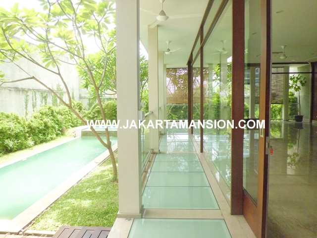 HR458 House for rent at Kebayoran Suitable to Embassy