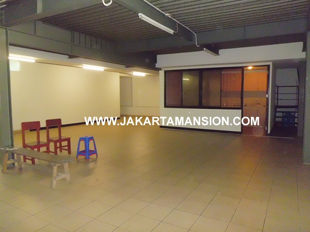 HR458 House for rent at Kebayoran Suitable to Embassy