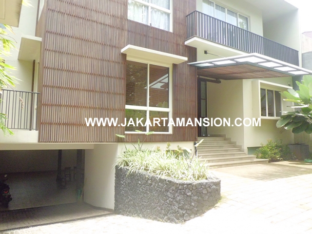 HR458 House for rent at Kebayoran Suitable to Embassy