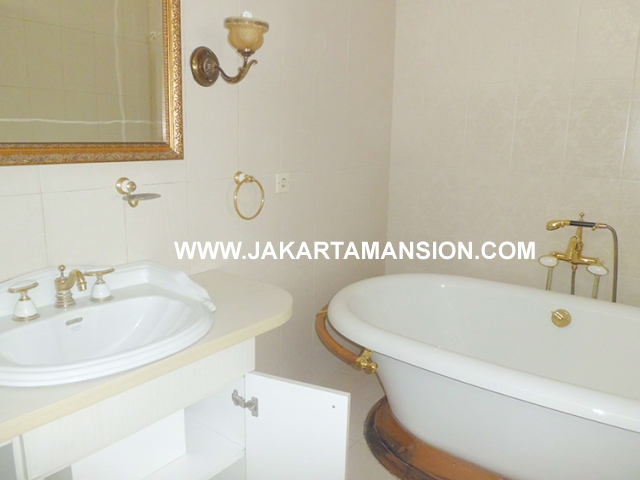 HR483 House for rent at Pejaten Close to kemang