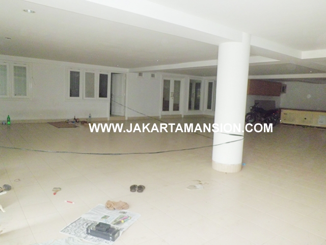 HR544 House for rent at Brawijaya Suitable to Embassy Close to kemang