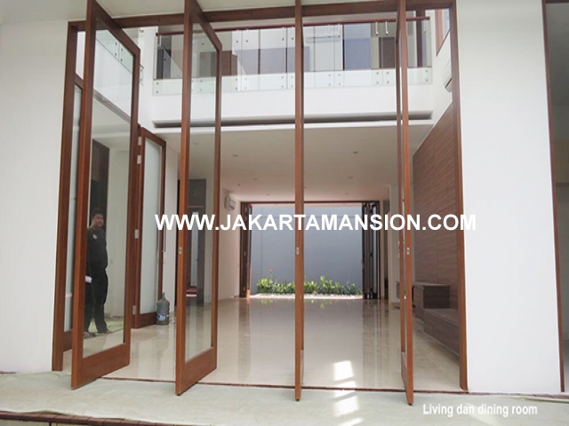 HR547 House for rent at Menteng Suitable to Embassy 