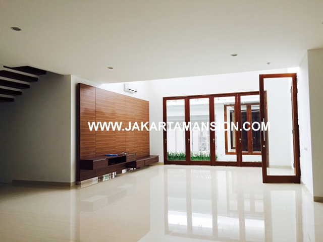 HR547 House for rent at Menteng Suitable to Embassy 