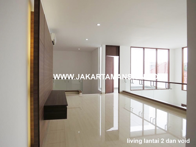 HR547 House for rent at Menteng Suitable to Embassy 