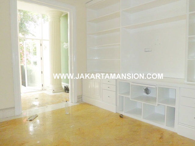 HR549 House for rent at at senopati (Kebayoran Baru) suitable for embassy