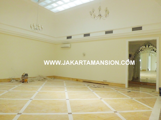 HR549 House for rent at at senopati (Kebayoran Baru) suitable for embassy