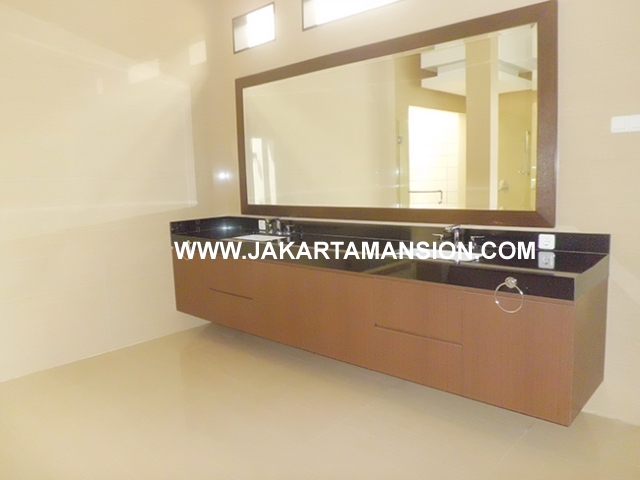 HR550 House for rent at at senopati (Kebayoran Baru) suitable for embassy