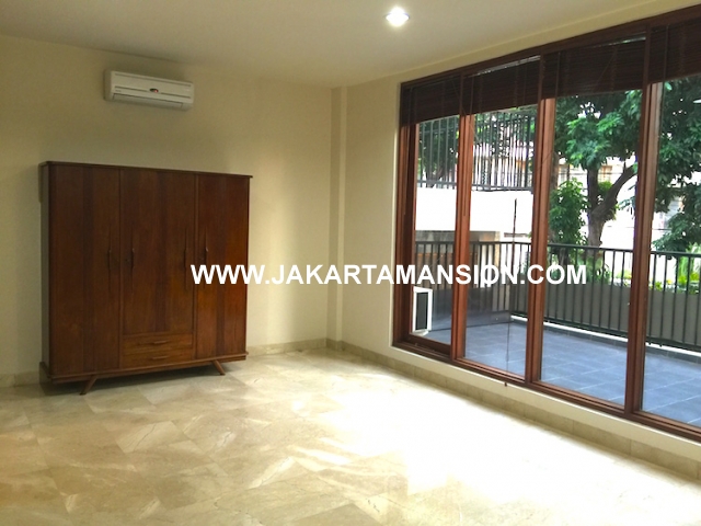 HR567 Excellent house for rent at Kemang Jakarta Selatan cheap price