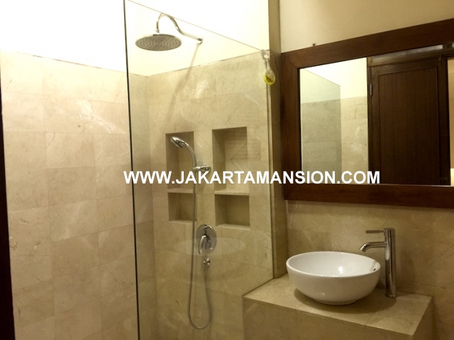 HR567 Excellent house for rent at Kemang Jakarta Selatan cheap price